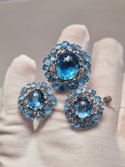 Золотой гарнитур с аквамаринами