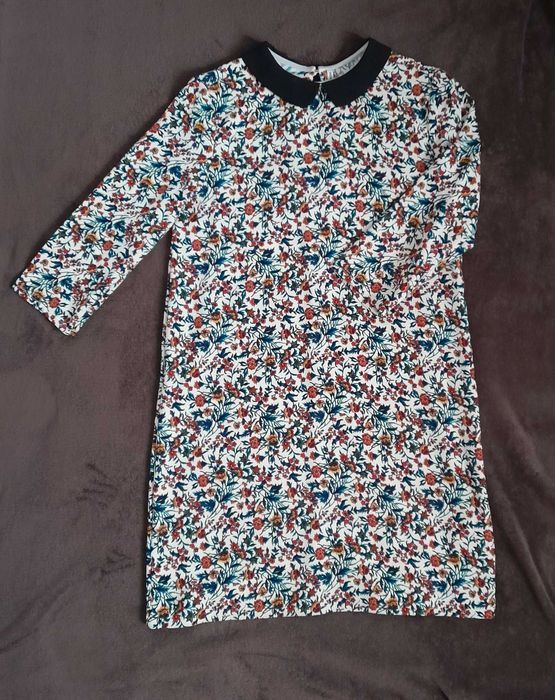 Sukienka Stradivarius