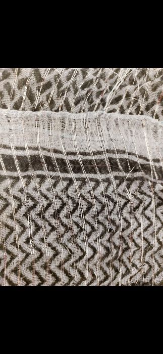 Lenço azul e prateado