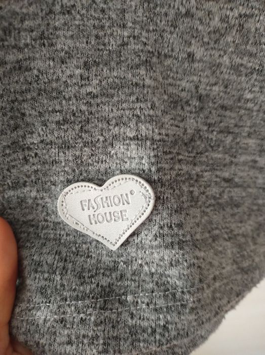 Sukienka damska z elementem serduszka