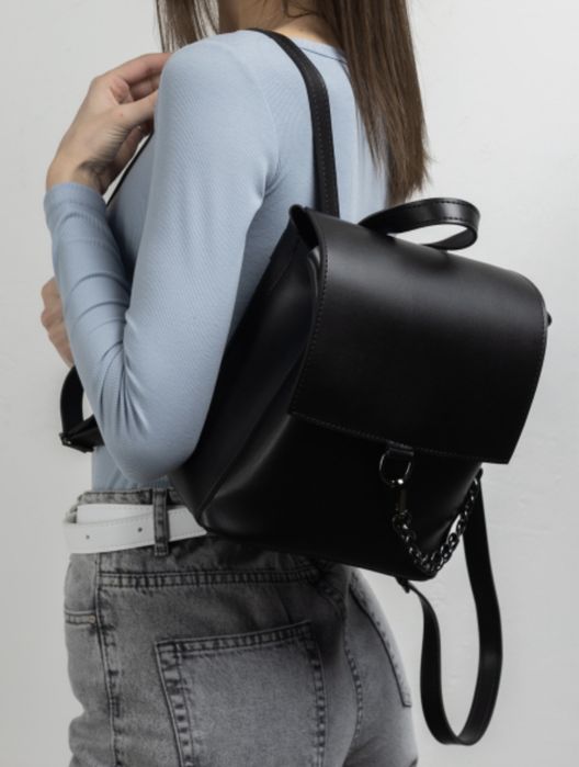 Рюкзак з декоративним ланцюжком