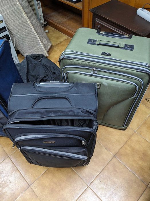malas de viagem com grandes dimensões