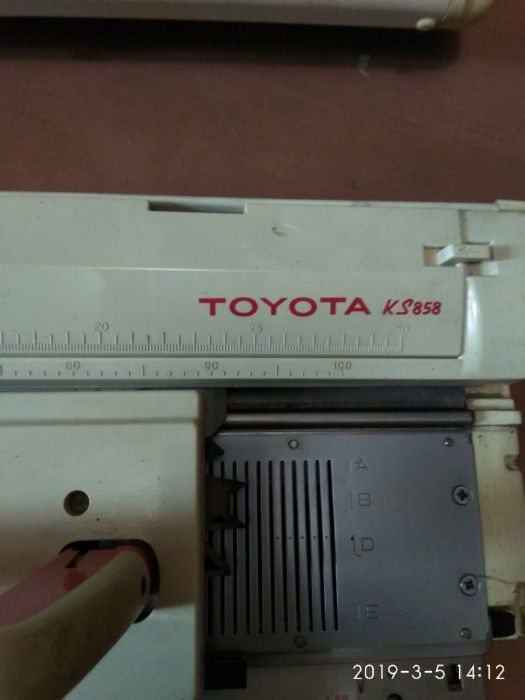 Продам вязальную машину тойота