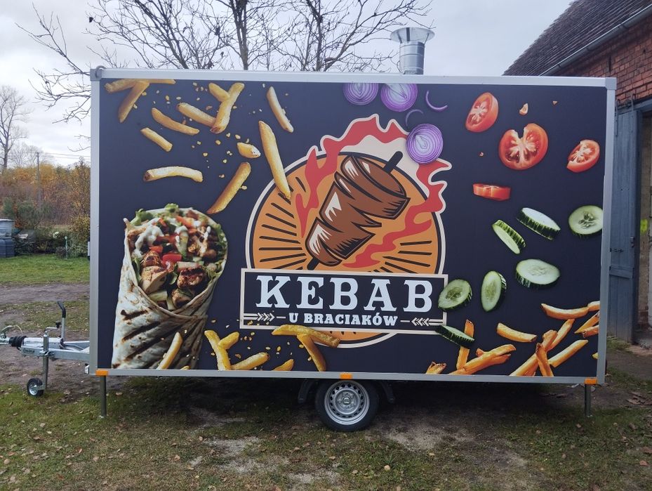 Reklama na samochód,oklejanie busów witryn,projekty,montaż cala Toruń