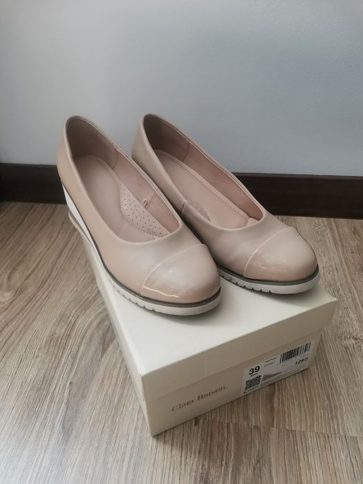 Półbuty na koturnie