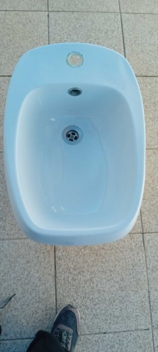Bidé Valadares, em bom estado
