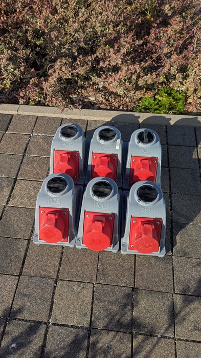 Gniazdo stałe z wyłącznikiem