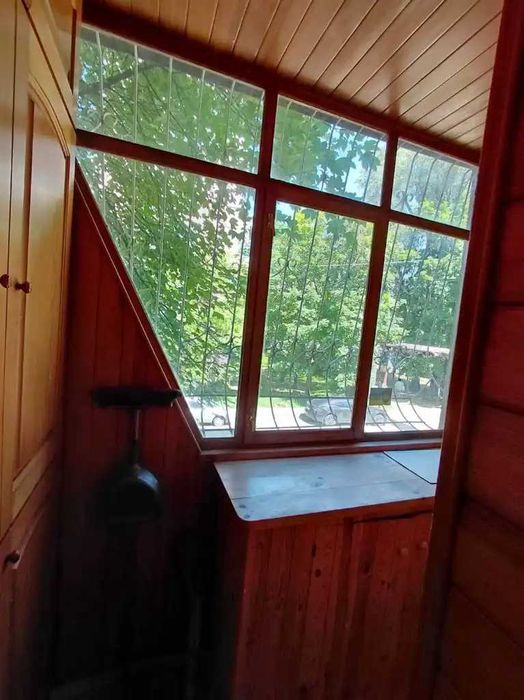 Продаж 1 кімнатної квартири на пр. О.Поля, низ.