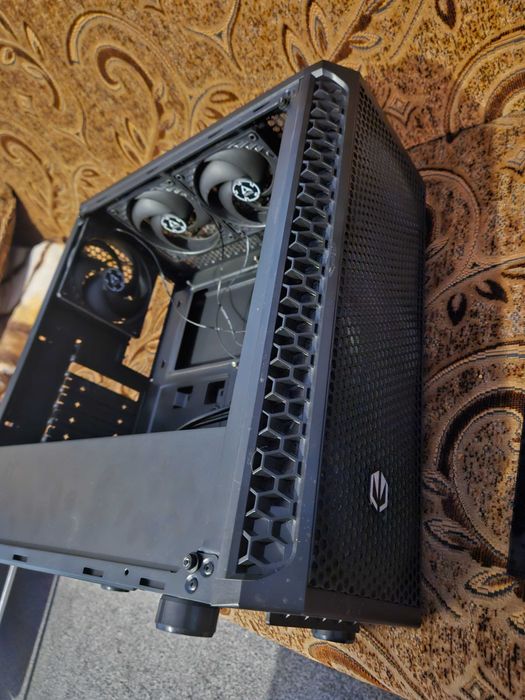 Obudowa do komputera Endorfy Signum 300 Core.