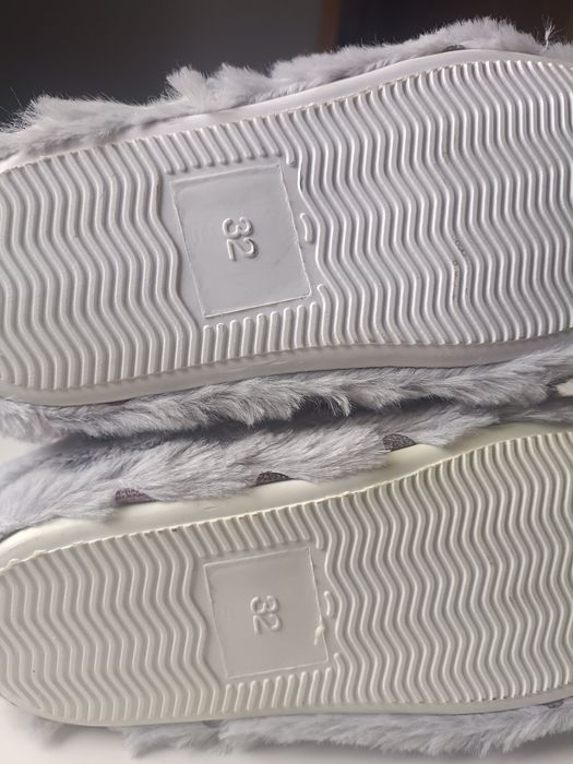 Papcie dziewczęce 32, bambosze, nowe, ciepłe, wyjątkowe