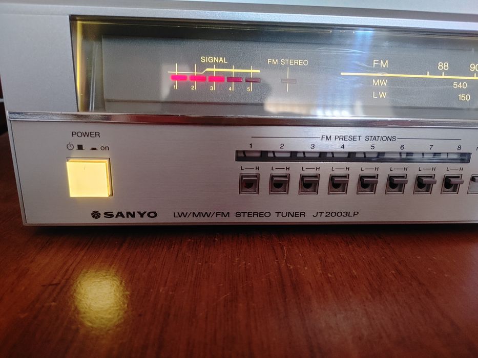 Аналоговий стерео тюнер     SANYO JT 2003 LP