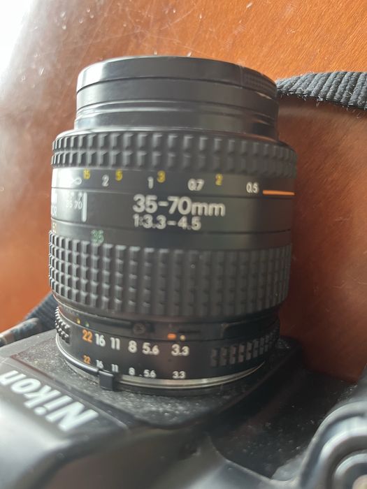 Nikon F 601 M com flash , mala e acessorios