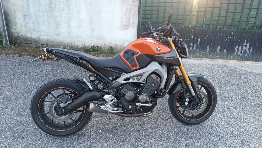 Yamanha MT 09  .