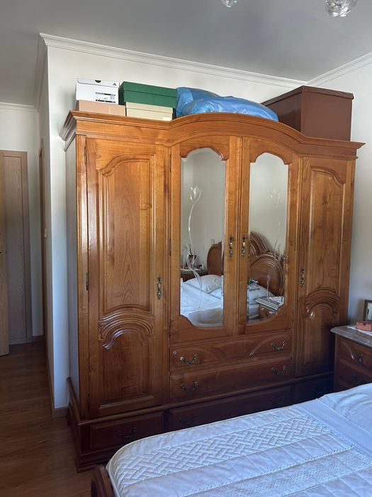 Roupeiro de 4 portas