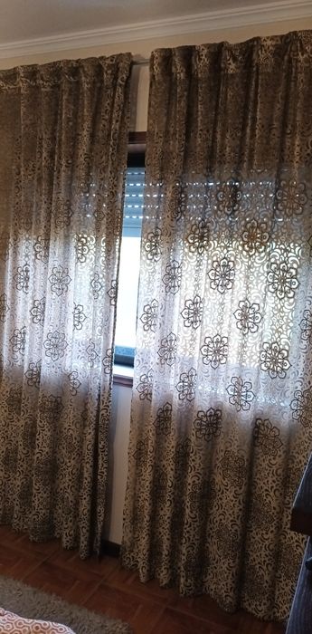 Cortinados gato preto