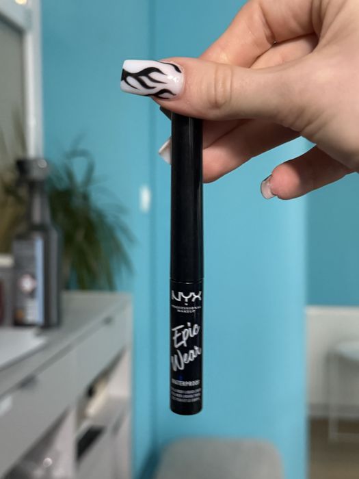 Brown EWSP LL02 eyeliner NYX Professional Makeup Epic Wea Liquid Liner