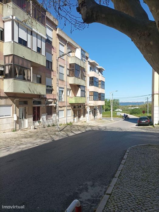T2 com Vista Rio no Lavradio | Excelente Localização — Barreiro E Lavradio, Setúbal