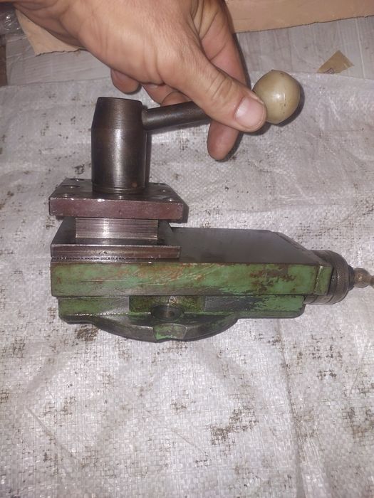 станок токарний тв4