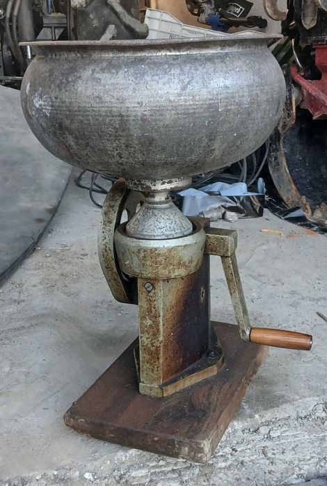 Wirówka do mleka z 1973 r.