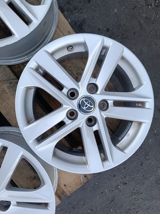 Alufelgi 16 Toyota Corolla XII 5x114,3 Suzuki Swace TPMS ET40