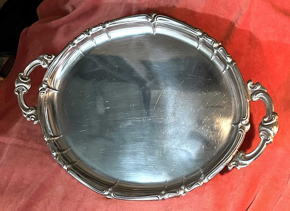 bandeja oval em aço inoxidável, com duas pegas