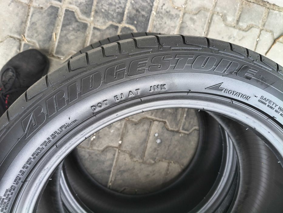Lato Bridgestone 245/45 R17 5mm