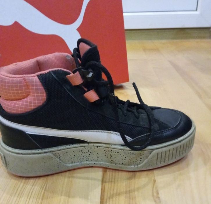 Продам женские кожаные демисезонные кроссовки сникерсы Puma  Karmen