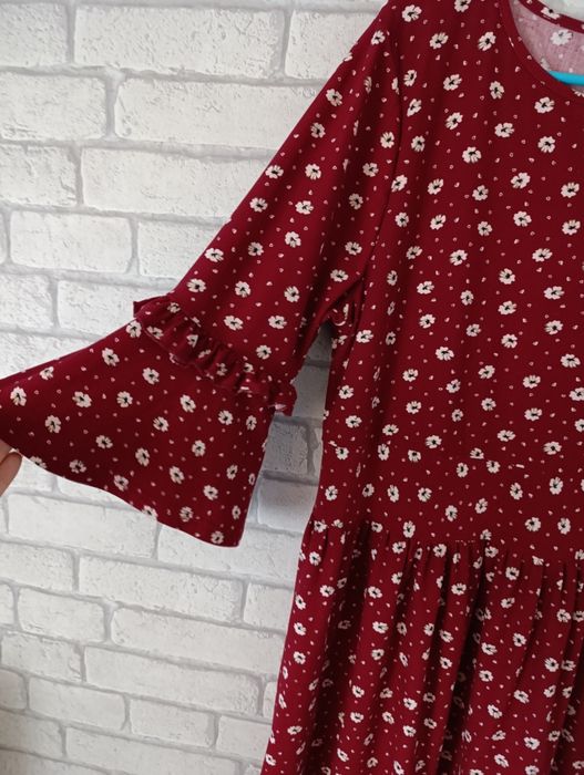 Sukienka w kwiaty r.44 XXL