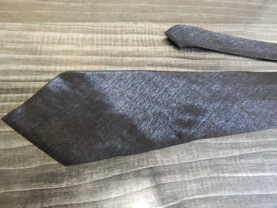 Стильный мужской галстук.