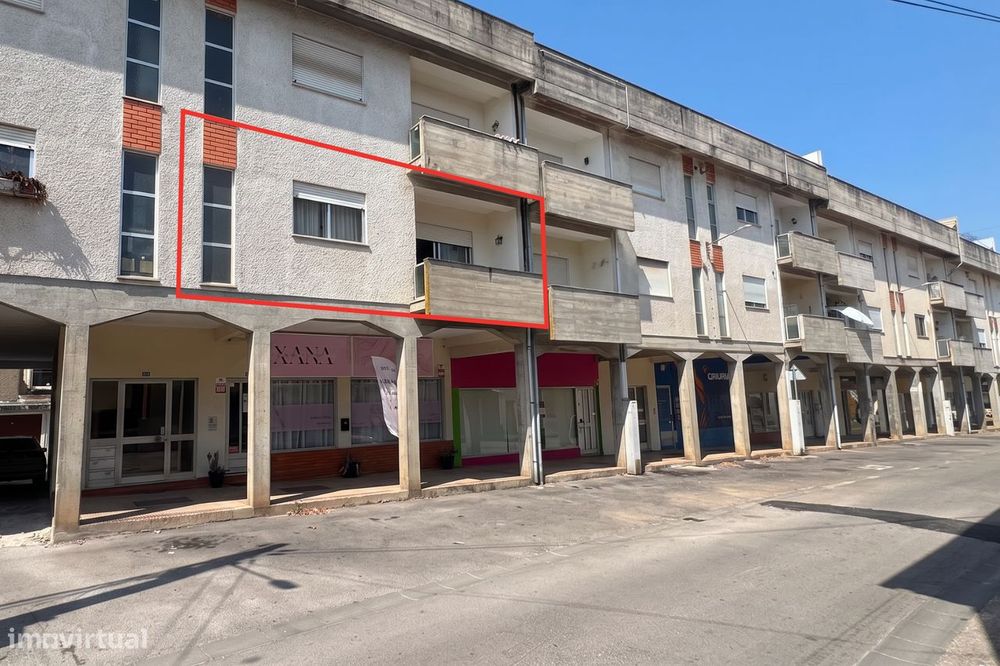 Apartamento T2 em Anadia com Garagem