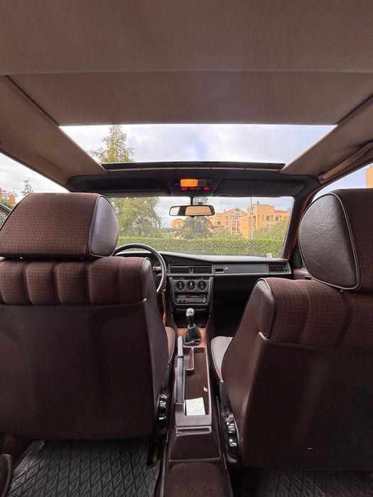 Mercedes-Benz 190D 2.5 W201 com teto de abrir elétrico — photo 5
