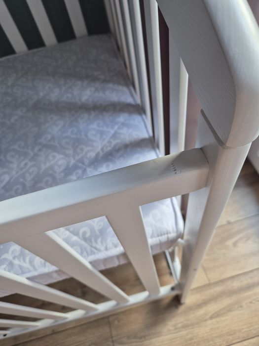 Łóżeczko dziecięce,materac , przewijak bardzo dobry stan