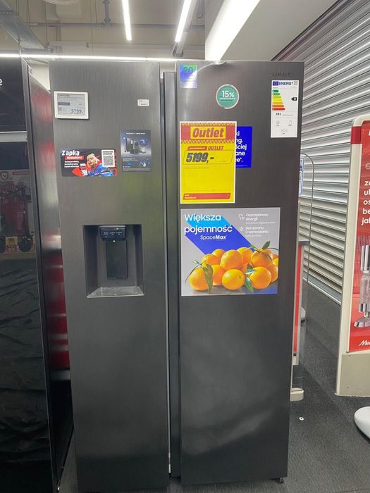 Nowa dwudrzwiowa lodówka Samsung z kostkarką! Okazja