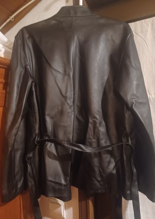 Casaco de senhora em couro