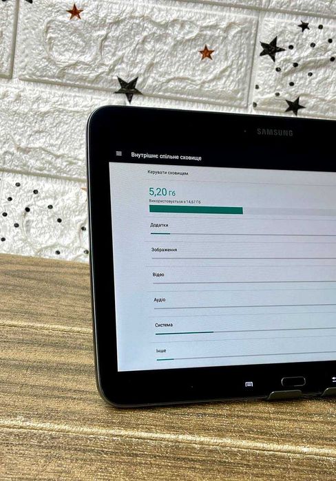 Планшет Samsung 10 дюймів
