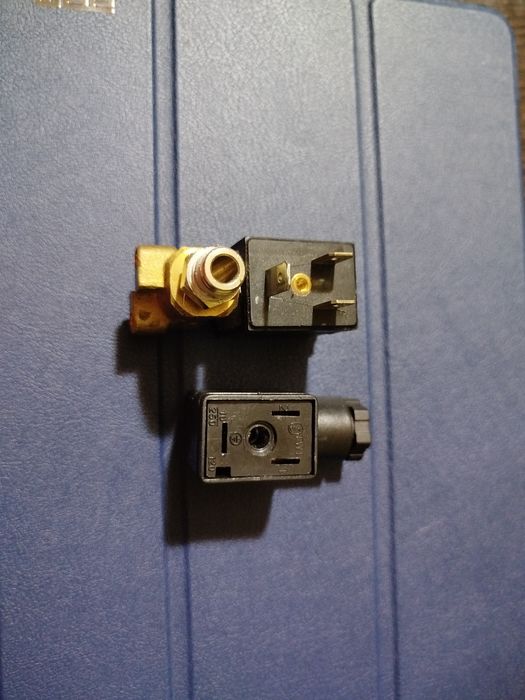 Електро магнитный клапан для подачи CO2