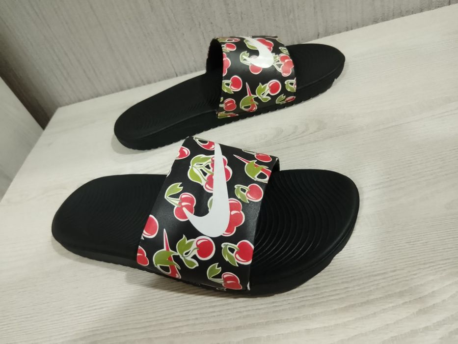 nike kawa slide se picnic cherry