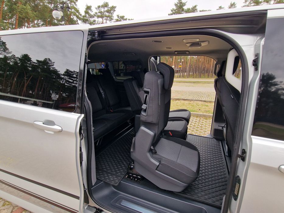 Wynajem busa 8-osobowego – Volkswagen Caravelle T7 Long