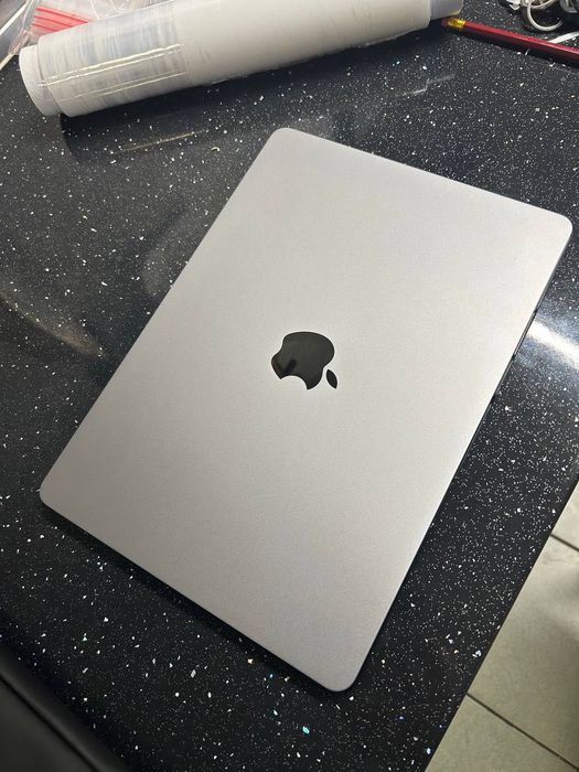 MacBooka Air 13 M2 24 GB