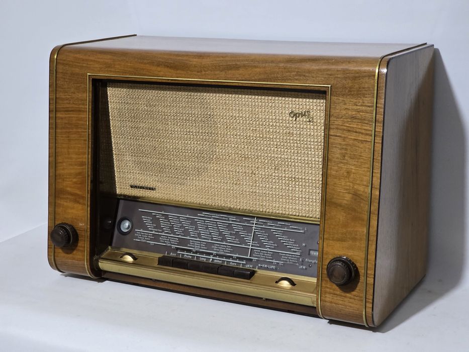 Rádio antigo reparado Telefunken