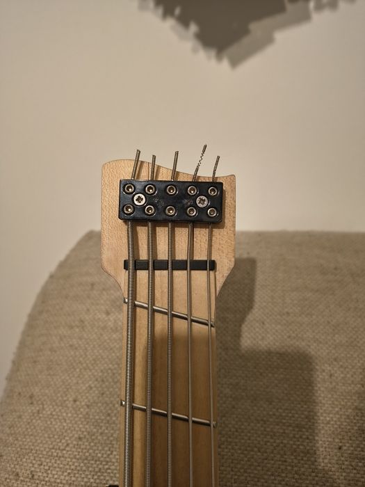 Ciekawa gitara basowa headless multiskala 5 EMG 45DC