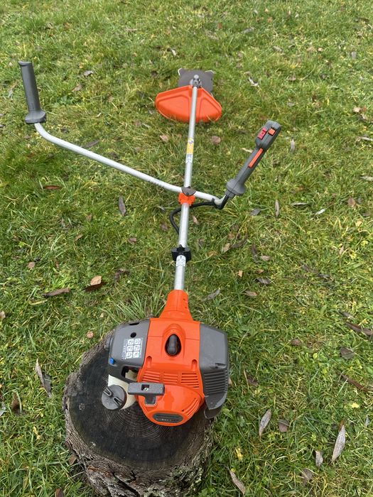 Kosa spalinowa HUSQVARNA 128r o mocy 1.2 KM