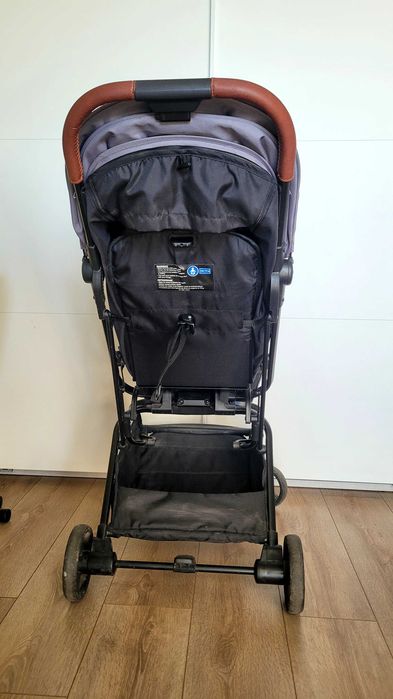Продам детскую прогулочную коляску