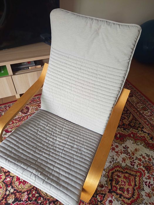 Cadeira de balanço POANG , da IKEA , com apoio para os pés opcional. Estado de novo.