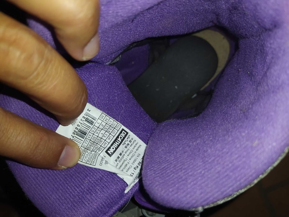 Vendo patins ajustáveis para criança