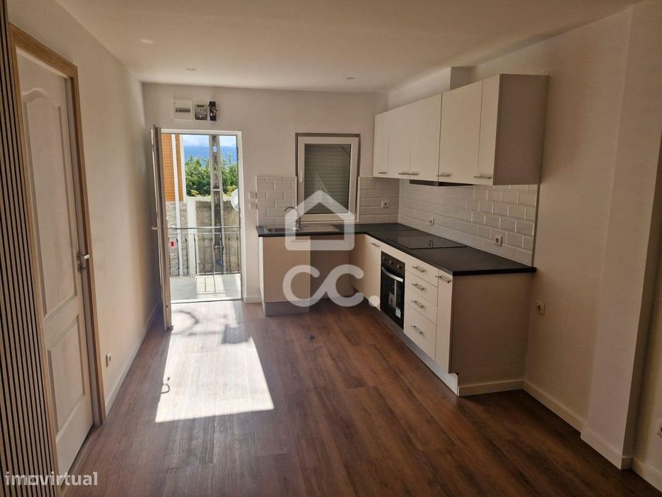 Moradia T2 Renovada no Dominguizo, Covilhã – Pronta a Habitar!