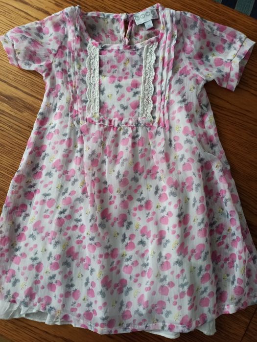 Letnia cienka sukienka z krótkim rękawem w owoce, rozmiar 92