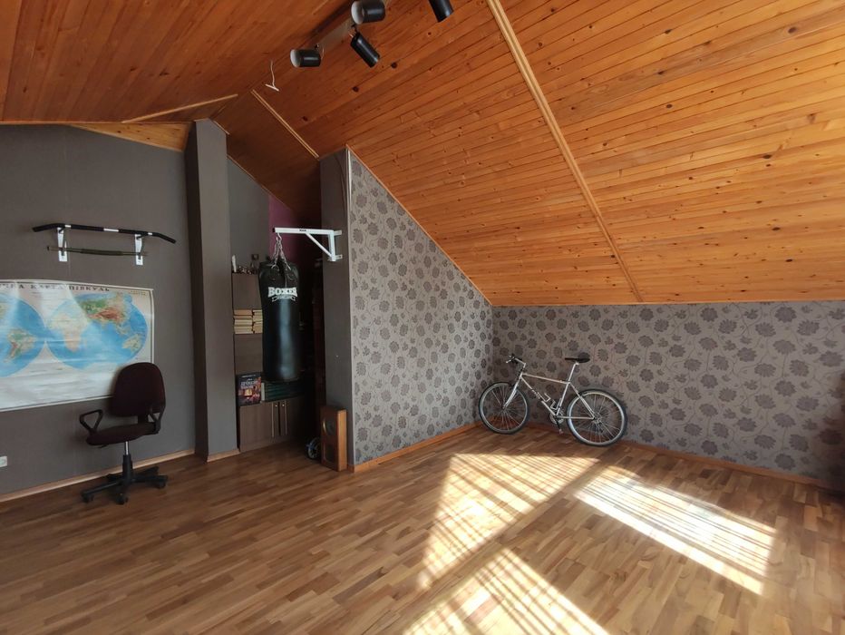 Особняк вул.Міжгірна (р-н Кривчицька Дорога, Личаківська), бл.центр