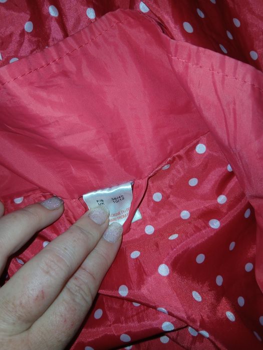 Вітровка розмір десь 48