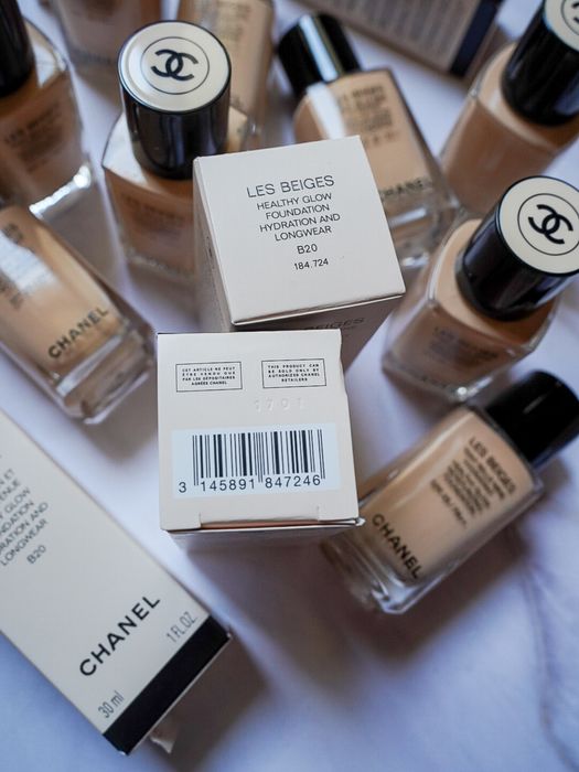 CHANEL LES BEIGES トライアルセット Тональний крем (флюїд) Chanel Les Beiges Healthy Glow Foundation